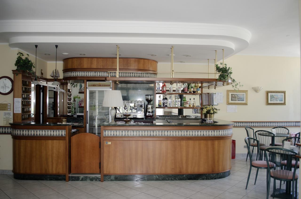 Hotel Claudio Misano Adriatico Esterno foto